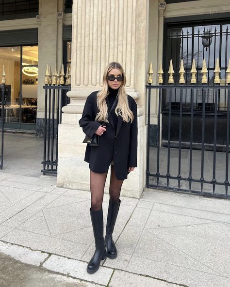 hair inspo, blonde hair insnpo, blazer, preppy outfit inspo, fall outfit inspo, spring outfit inspo, chic outfit inspo, city outfit inspo, high boots, leather boots, black leather boots, black boots Haircuts For White Hair, Bangs White Hair, Blazer Chic Outfit, White Hair With Bangs, Black Leather Boots Outfit, White Hairstyles, Black Outfit Winter, Black Knee High Boots Outfit, Leather Boots Outfit