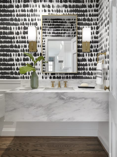 Black And White Powder Room, White Powder Room, Bathroom Industrial, Wallpaper Powder Room, Industrial Style Bathroom, Wallpaper Bathroom, White Bathroom Tiles, Powder Room Decor, Powder Room Design