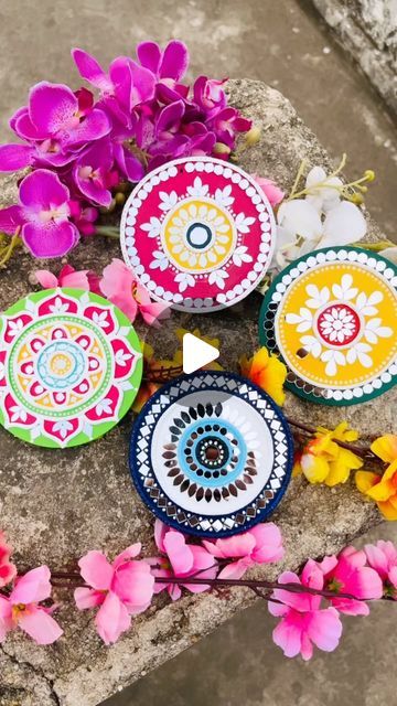 Khushboo kumawat on Instagram: "Cute tiny lippan art  mandala 🧿❤️🌸💛🍀🤍 wall hangings/ car hanging/ fridge magnets . Artwork size: 4 inch  Mirrors from @mirrorglassworldwide  . #jaiguruji #smallbusinessindia #reelitfeelit#dailyart #creative #supportlocalartist #explorepage #instagood #tinyartwork  #lippan #lippanart #clayart  #architect#interiordesign #indianart #artwork #artistoninstagram #usa #india #rajasthan   [artwork, lippan art, Indian handicrafts, mini wall hanging, car hangings, fridge magnets, small business, handmade decor, return gifts, bulk order, #featuringmandalas mouldit clay craft, mirror work, art for sale, support small business, trending art, interior design, home decor ideas]  . . Stay tuned for more tiny creations in lippan art 🫶🏻 Follow @mehar_creations777 for m Mandala Fridge Magnets, Lippan Art Fridge Magnet, Lippan Art Wall Hanging, Small Lippan Art, Mini Lippan Art, Lippan Art Mirror Wall, Mirror Work Art, Fridge Magnets Ideas Creative, Lippan Art Design