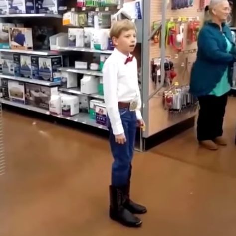 Mason Ramsey, Walmart Kids, Meme Party, Meme Costume, Keith Sweat, Nfl Superbowl, Spirit Week Outfits, Jennifer Coolidge, John Brown