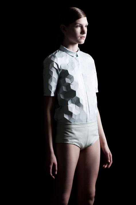 . After Earth, Geometric Fashion, Geometric Fabric, Futuristic Fashion, Creation Couture, Student Fashion, Future Fashion, Minimal Fashion, Tron