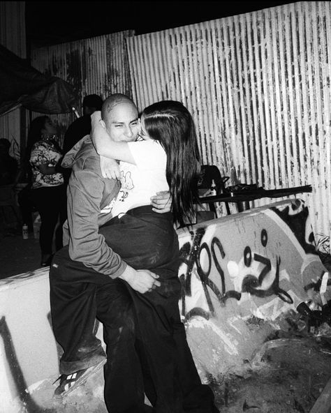 Art Black Love, Old School Pictures, Art Chicano, Gangsta Girl Style, Art Amour, Looks Hip Hop, Chicano Love, Chola Style, Estilo Cholo