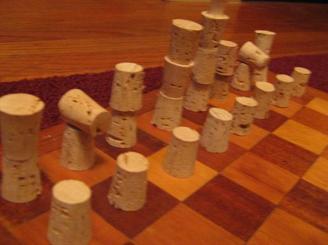 Cork chess pieces Diy Chess Set, Cork Ideas, Recycled Wine Corks, Chess Boards, Woodworking Tools Workshop, Auction Projects, Rustic Crafts, Chess Sets, Wood Router