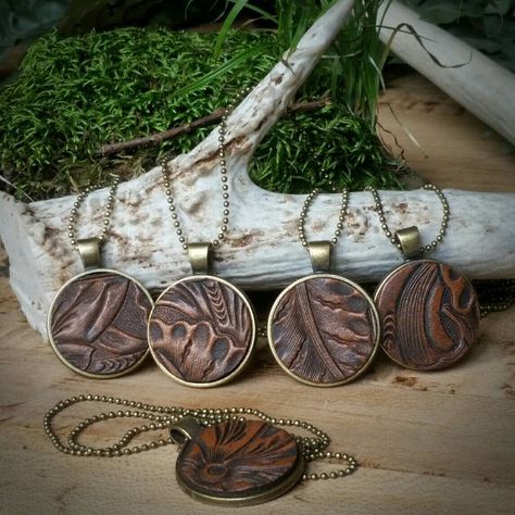 Leather Necklace Women, Boho Leather Necklace, Leather Patterns, Leather Pendant, Beautiful Pendant Necklace, Pendant Necklace Simple, Simple Leather, Boho Leather, Necklace Simple