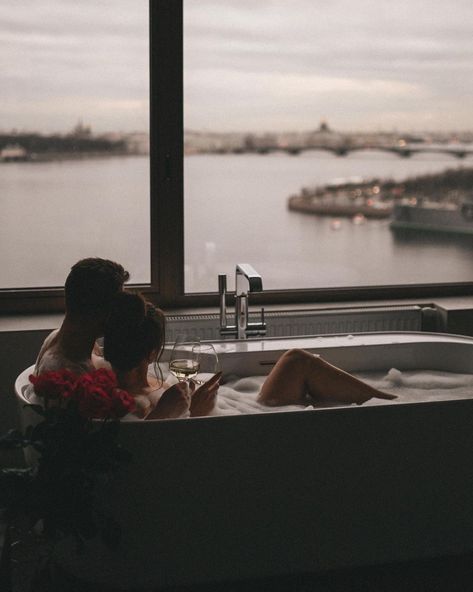 Couple Bathtub Aesthetic, Romantic Bathtub, Couples Bathtub, Book Cover Background, Country Relationships, Fruit Beer, 25th December, Woman In Suit, Hugs And Cuddles