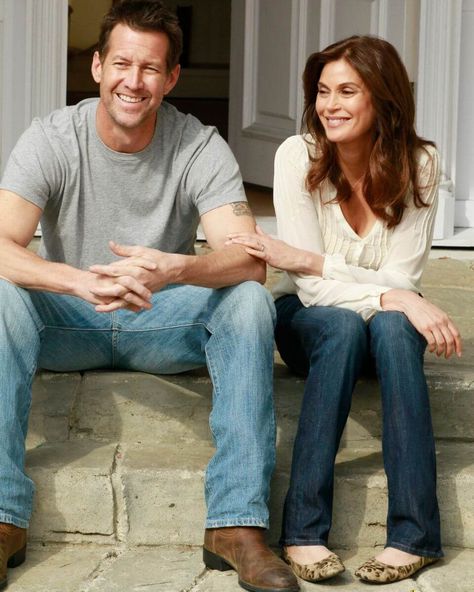 Are you looking for some of the most unforgettable, romantic TV series out there? From period dramas and classic romances to foreign dramas and genre series, The Silver Petticoat Review has created a list of 100 of the most unabashedly romantic TV shows for you to watch. Click to read more. James Denton, Teri Hatcher, Best Tv Couples, Desperate Housewives, Tv Couples, Entertainment Music, Period Dramas, Film Serie, Southern Living