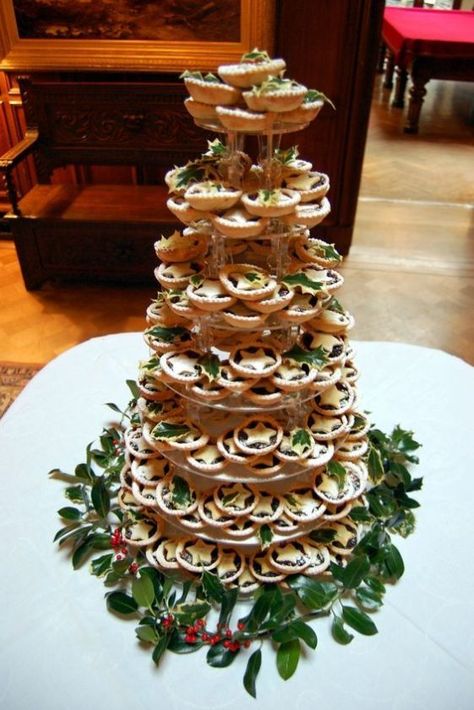 28 Christmas Wedding Cakes And Their Alternatives French Wedding Cake, Western Gala, Pie Wedding Cake, Tesco Christmas, French Wedding Cakes, Dundas Castle, Christmas Wedding Cakes, Blush Wedding Cakes, Big Diamonds