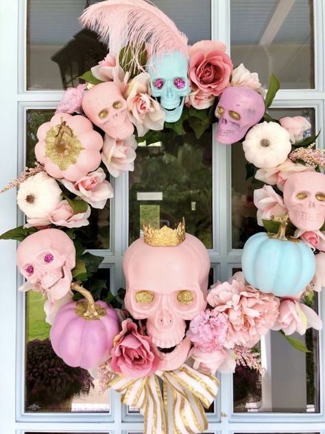 Wreaths Halloween, Peggy Porschen Cakes, Candy Creations, Halloween Decor Diy, Diy Halloween Wreath, Diy Halloween Decor, Adornos Halloween, Chic Halloween, Halloween Tattoo