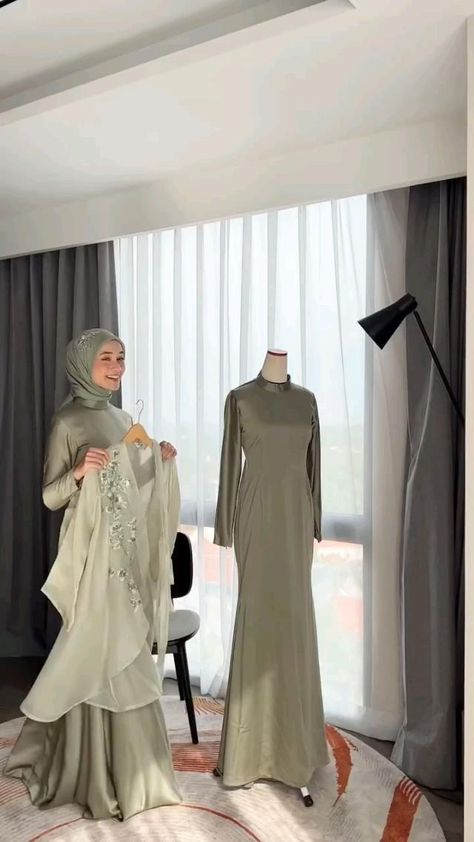 Kimono Sewing, Model Dress Kebaya, Dress Muslim Modern, Braidsmaid Dresses, Fesyen Islam, Islamic Fashion Dresses, Kebaya Modern Dress, Kebaya Brokat, Model Gamis