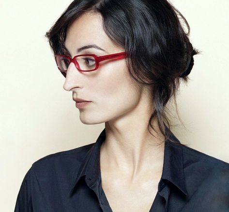 Sunglasses For Big Nose, Women Big Nose, Cute Glasses For Women, Unique Noses, Big Nose Women, Glasses Inspo, Glasses Frames For Women, Flat Nose, Big Nose