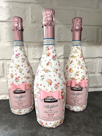 Decoupage Champagne Bottles, Modge Podge Champagne Bottle, Custom Liquor Bottles, Decoupage Wine Bottles, Shot Party, Glitter Wine Bottles, Decoupage Bottles, Preppy Art, Decoupage Crafts