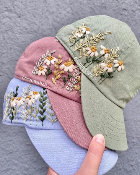 Floral Hat Embroidery, Hats With Embroidery, Embroidered Flower Pattern, Hand Embroidery On Hats, Baseball Hat Embroidery, Diy Embroidery Hat, Embroidery Hat Ideas, Hand Embroidered Hat, Quick Crochet Beanie