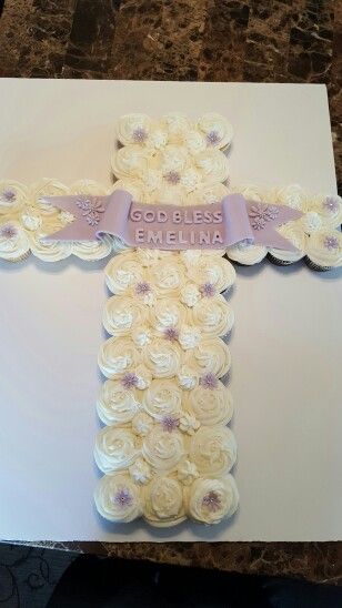 First Communion Cupcake Cake, Pull Apart Cupcake Cross, Rosary Cupcakes, Cupcakes With Crosses On Them, Cross Cupcake Cake, Conformation Party Ideas Confirmation Cakes, Cross Cupcake Cake First Communion, Boy Communion Cake, Comunion Cake