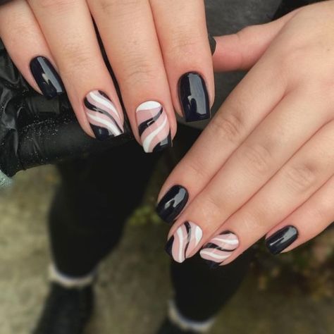 Black And White Sns Nails, Grayscale Nails, Short Acrylic Nails Black And White, Black And White Nail Ideas Simple, Blue Black And White Nails, Black And White Abstract Nails, Short Black And White Nails, Black And White Short Nails, Black N White Nails