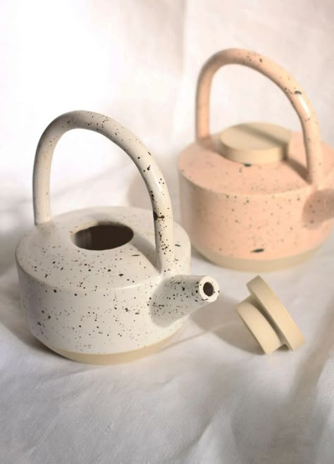 Ceramic Teapot Set, Ceramics Pottery Mugs, Ceramics Pottery Bowls, Ceramics Pottery Vase, Teapot Design, Pottery Videos, Pottery Teapots, Tanah Liat, Keramik Design