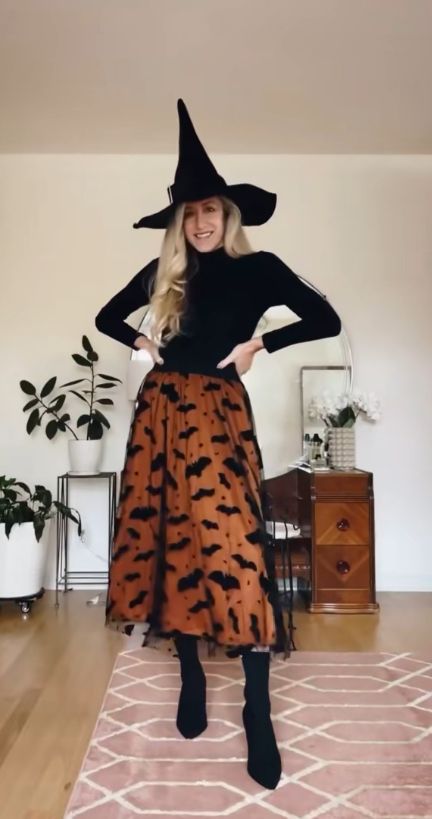 Cute Witch Costume For Women Diy, Diy Adult Witch Costume, Adult Witch Costumes Diy, Witch Costumes For Women Diy, Diy Witch Costume, Cute Witch Costume, Witches Costumes For Women, Witch Costume Diy, Halloween Mantel Decor