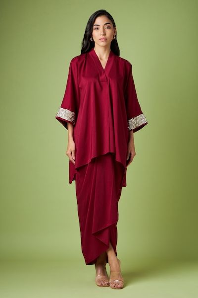 Buy Green Cotton Silk Embroidery Bead Asymmetric Tunic And Draped Skirt Set For Women by Aakaar Online at Aza Fashions. Dhoti Style Skirt, Dhoti Skirt, Kurung Modern, Cloth Designs, Asymmetric Tunic, Designer Anarkali Dresses, Sangeet Outfit, Coord Sets, Tunic Designs