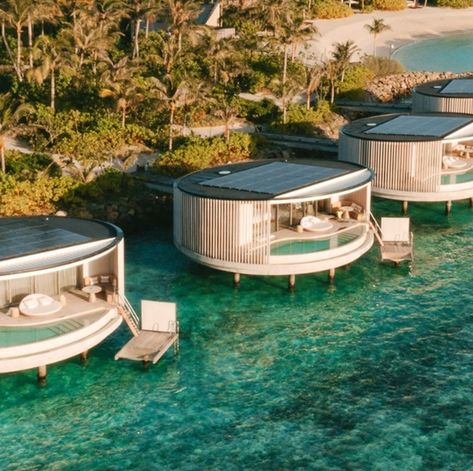 You're Guaranteed to Get the Best IG Shots at this Stunning Maldives Resort Maldives Resort, Cosmopolitan Magazine, The Ritz Carlton, Beach Chair, Question Of The Day, Nyc Apartment, Ritz Carlton, Outdoor Shower, Beach Chairs