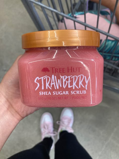 Tree Hut Strawberry, Strawberry Sugar Scrub, Tree Hut Body Scrub, Shea Sugar Scrub, Scrub Exfoliating, Sephora Skin Care, Hygiene Care, Simple Skincare Routine, Girly Phone Cases