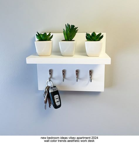 Kitchen Key Holder Ideas, First Home Ideas Decor Couples, Future Apartment Decor Aesthetic, Key Holder Ideas, Key Holder Entryway, Shelf Decor Ideas, Key Holder For Wall, Apartment Living Room Design, Wall Shelf Decor