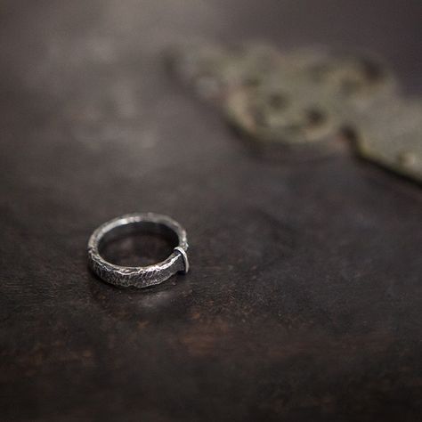 The ring, made from a key from Jamie's sporran. Monstrous Heart, Outlander Ring, Jamie From Outlander, Jamie Alexander, To Bed Or To Sleep Outlander, Interactive Timeline, Terry Dresbach, Claire Randall, Outlander Romantic Scenes