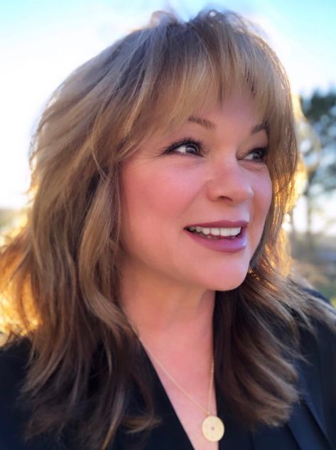 Valerie Bertinelli Valerie Bertinelli Hairstyles, Hairstyles For Winter, Side Braid Hairstyles, Layered Haircuts For Medium Hair, Valerie Bertinelli, Styles Ideas, The Best Hairstyles, Long Bangs, Haircuts For Medium Hair