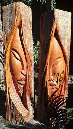 Easy Wood Carving, Chainsaw Wood Carving, Tre Kunst, Hand Carved Walking Sticks, Wood Carving Faces, Tiki Statues, Simple Wood Carving, Tiki Art, Tree Stumps