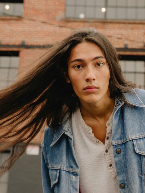 Indigenous Hairstyles Men, Native American Face Claims, Native American Face Claim Female, Long Native American Hair, Indigenous Men Model, Native Long Hair Men, Cherokee Jack, Superman Story, Native American Actors