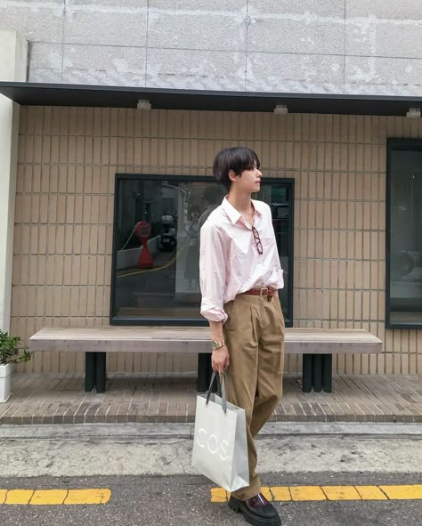 Pink Long Sleeve Shirt Outfit Men, Pink Outfit Men Korean, Light Pink Outfit Men, Mens Pink Outfit Streetwear, Light Pink Shirt Outfit Men, Pink Outfit Ideas Men, Pink Fits Men, Tito Outfit Men, Pink Polo Shirt Outfit Men