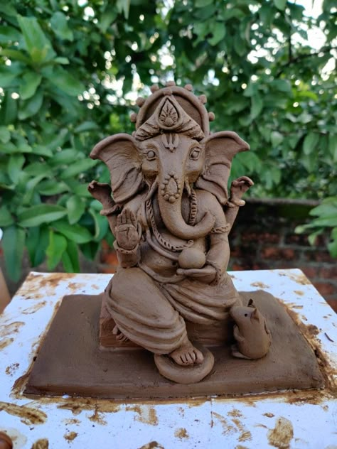 Environment friendly clay ganesha you can make at home. How To Make Mahadev With Clay, Eco Friendly Ganpati Idol, Mud Ganesha Idol Making, Eco Friendly Ganesha Idol, Ganesh Idol Clay, Ganesha Idol Clay, Clay Ganesha Handmade, Clay Ganpati, Ganpati Making