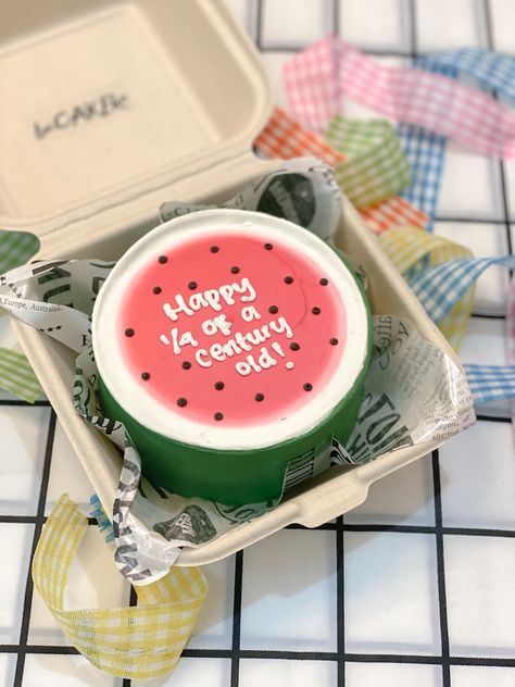 Summer Bento Cake, Birthday Cake Korean For Men, Strawberry Bento Cake, Yalda Cake, Korean Lunch Box Cake, Bento Box Cake, Bento Cake Design, Cake Korean, Cake Design Inspiration