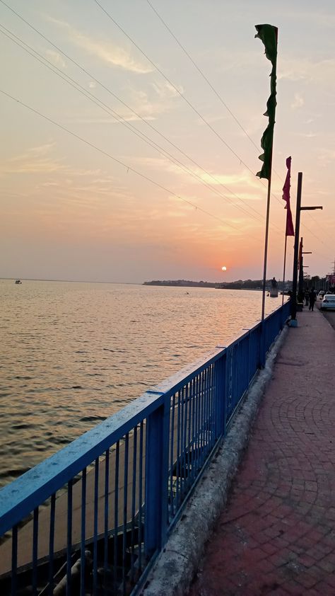 Bhopal Vip Road, Nature Instagram, Cool Instagram Pictures, Wedding Dance, Instagram Pictures, Nature Photography, Places To Visit, Road, Water