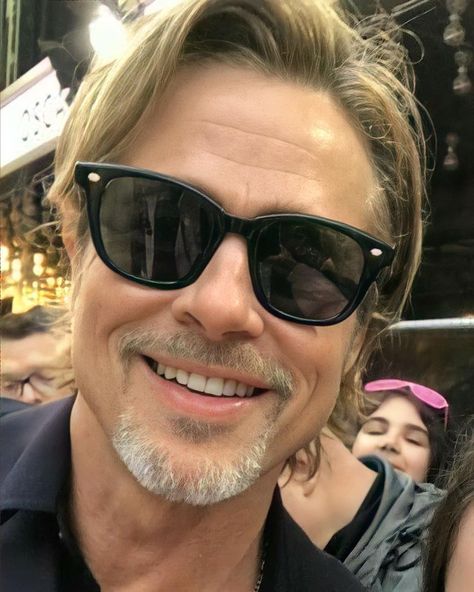 Bradley Cooper Young, Brad Pitt Pictures, Brad Pitt Hair, Brad Pitt Style, William Bradley Pitt, Brad Pitt Photos, Bradley Pitt, Brad And Angelina, Leading Men