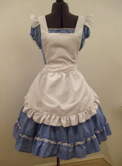 Alice In Wonderland Outfit, Earth Clothes, Alice Costume, Alice Cosplay, Alice In Wonderland Dress, Wonderland Dress, Alice In Wonderland Costume, Pretty Halloween Costumes, Maid Outfit