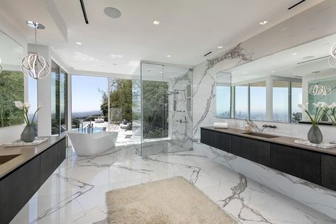 Modern Big Bathroom, Master Bathrooms Decorations, Big Luxury Bathroom, Modern Luxury Bathroom Design Master Bath, Bathroom Luxury Modern, Bathrooms Decorations, Big Bathroom Design, Luxury Powder Room, Luxury Powder