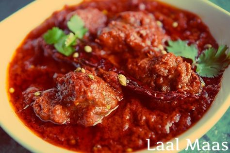 Rajasthan Food, Laal Maas, Spicy Vegetarian Recipes, Rajasthani Food, Hot Spices, Mutton Recipes, Spicy Dishes, Indian Dishes, Veg Recipes