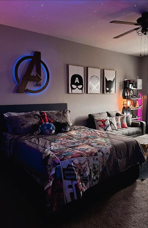 6 Year Boy Old Bedroom Ideas, Avengers Bedroom Aesthetic, Iron Man Room Decor, Boys Marvel Room, Boy Bedroom Ideas Teen, Marvel Bedroom Ideas Boy Rooms, Young Boy Bedroom Ideas, Avengers Bedroom Ideas, Marvel Themed Bedroom