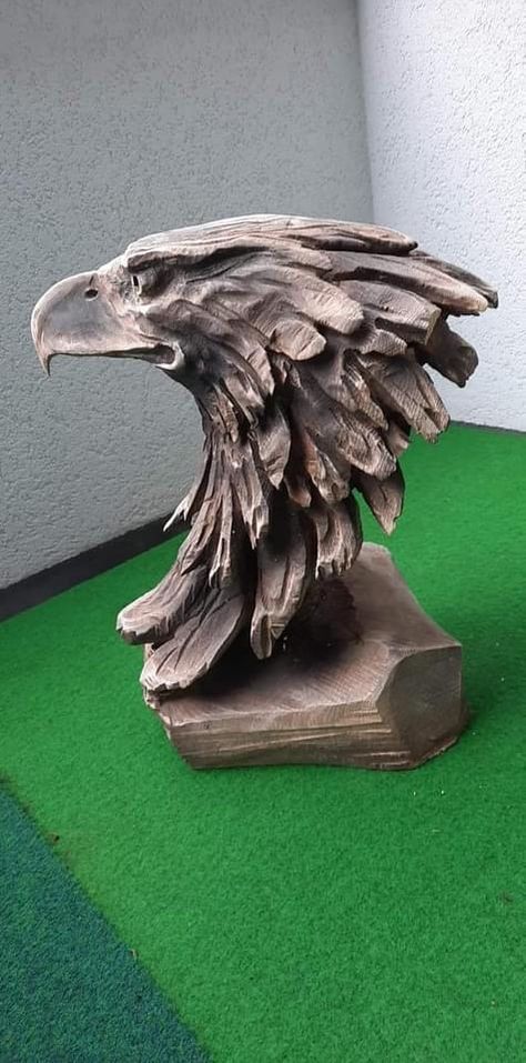 Bald Eagle Sculpture, Eagle Wood Carving, Wooden Sculpture Simple, Eagle Carving, Eagle Sculpture, Eagle Statue, Plaster Sculpture, Wood Spirit, Bird Carving