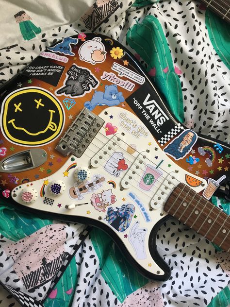 💖💖 Guitar Decorations, Amp Settings, Guitar Stickers, Electric Guitar Design, Bass Ukulele, Guitar Obsession, Cool Electric Guitars, Guitar Tutorial, Guitar Gear