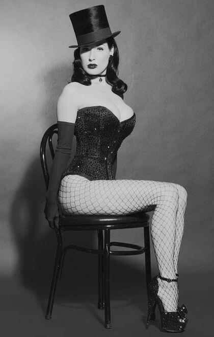 Dita Von Teese Burlesque, Dita Von Teese Style, Burlesque Vintage, Dita Von Tease, Burlesque Outfit, Vintage Burlesque, Burlesque Costumes, Foto Poses, Dita Von