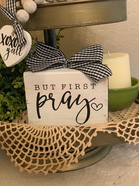 Square Wood Signs Diy, Block Wood Crafts, Spring Craft Show Ideas To Sell, Wood Block Crafts Diy, Office Decor Signs, Spring Crafts To Sell, Wood Crafts To Sell, But First Pray, Simple Decor Ideas