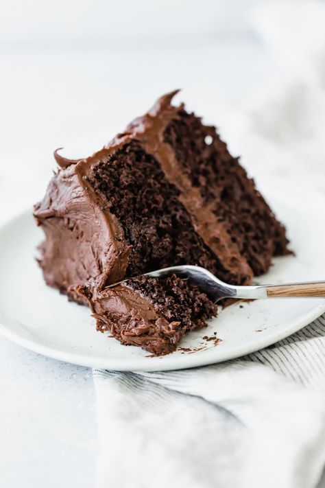 chocolate layered cake Paleo Chocolate Cake, Paleo Cake, Chocolate Cream Cheese Frosting, Almond Chocolate, Healthier Desserts, Chocolate Layer Cake, Chocolate Cream Cheese, Paleo Chocolate, Gluten Free Cakes