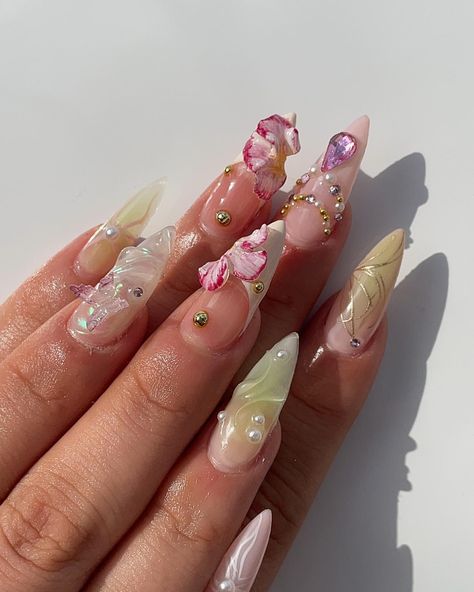 Nails by @pixi3nailz on IG Encapsulated Nails Flowers, Elena Core, Pixie Nails, Orchid Nails, Euphoria Nails, Gel Toe Nails, Spring Acrylic Nails, Glitter Gel Nails, Summery Nails