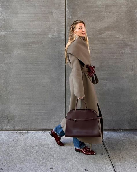 Fashion and Shopping • Instagram Burgundy And Brown, Burgundy Outfit, End Of The Week, Brown Outfit, December 17, Brown Shades, Classic Elegant, Brown Bags, Effortless Chic