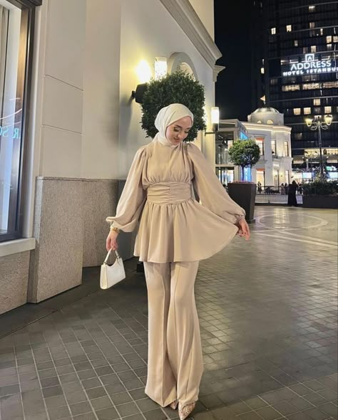 Modest Outfits Muslim, Outfits Muslim, Hijab Fashion Summer, Estilo Hijab, Stile Hijab, Mode Turban, Muslim Outfits Casual, Hijabi Fashion Casual, Modesty Fashion