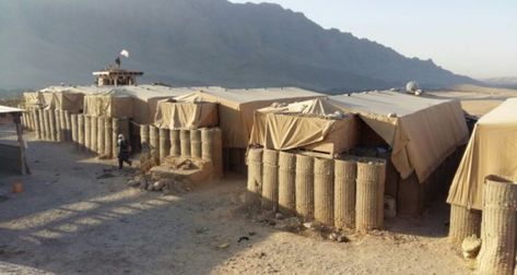 10/27/16 Taliban overruns military base in Uruzgan Gabion Box, Fallout 4 Settlement Ideas, Us Military Bases, Military Bunkers, Military Camp, Base Housing, Military Tactics, Army Base, Military Special Forces