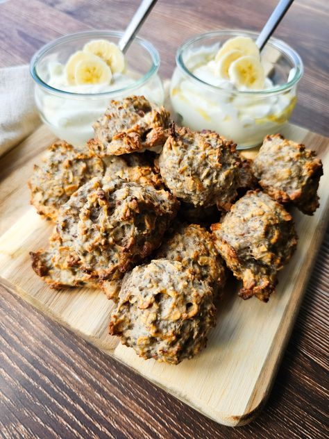 Healthy Dessert With Banana, Banana Yogurt Muffins, Banana Breakfast Cookies, Vegetarian Drinks, Banana Breakfast Cookie, Chia Breakfast, Ripe Banana Recipe, Pregnancy Snacks, Breakfast Cookie Recipe