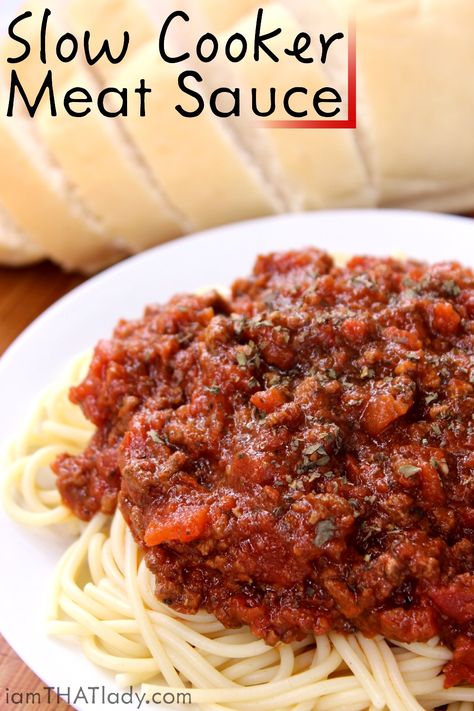 This Slow Cooker Meat Sauce is so flavorful and hearty, no one will believe it only took you 5 minutes to throw together! Meat Sauce Crockpot, Crockpot Meat Sauce, Slow Cooker Meat Sauce, Dump Crockpot, Homemade Italian Spaghetti Sauce, Spaghetti Sauces, Blw Ideas, Spaghetti And Meat Sauce, Slow Cooker Meat