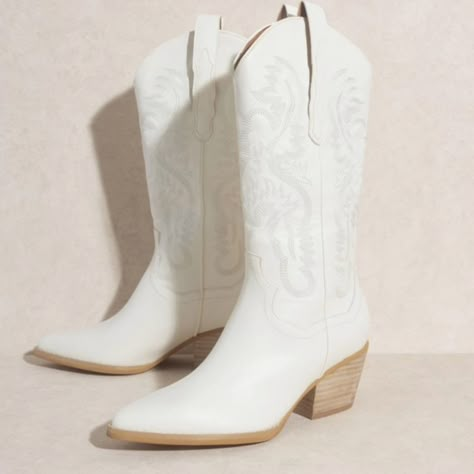 White Cowgirl Boots, Embellishment Embroidery, Timeless Boots, Boot Stand, Cloth Store, Zach Bryan, Boots White, Rugged Style, White Charcoal