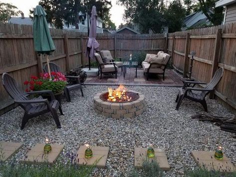 23 Appealing Backyard Hardscaping Ideas - 162 Fence Border, No Grass Backyard, Cheap Backyard, Backyard Seating, Cozy Backyard, Backyard Renovations, Edging Ideas, Backyard Remodel, Modern Backyard